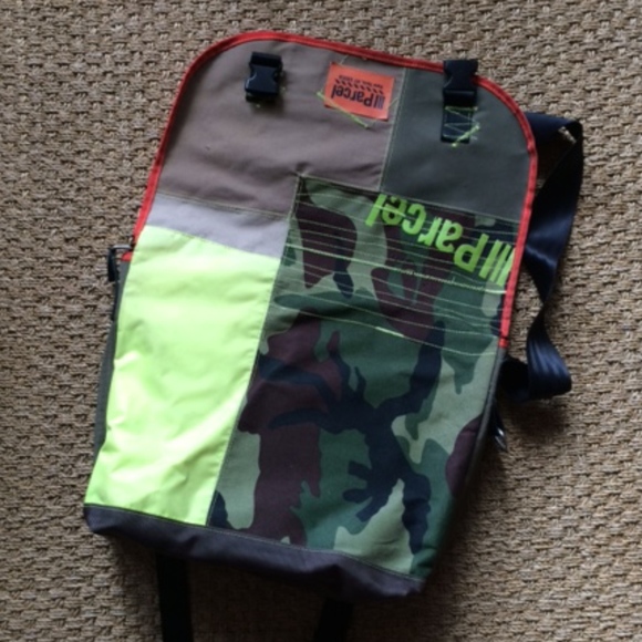 *SOLD!* Parcel Camo/Orange/Yellow Messenger Bag - Picture 5 of 8